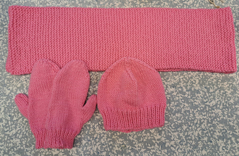 Knitted cowl, gloves and hat set