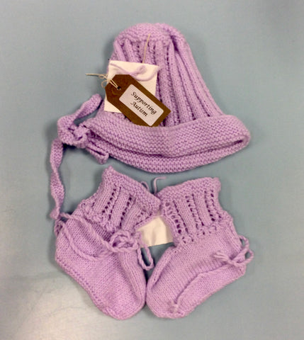 Child's Hat And Booties